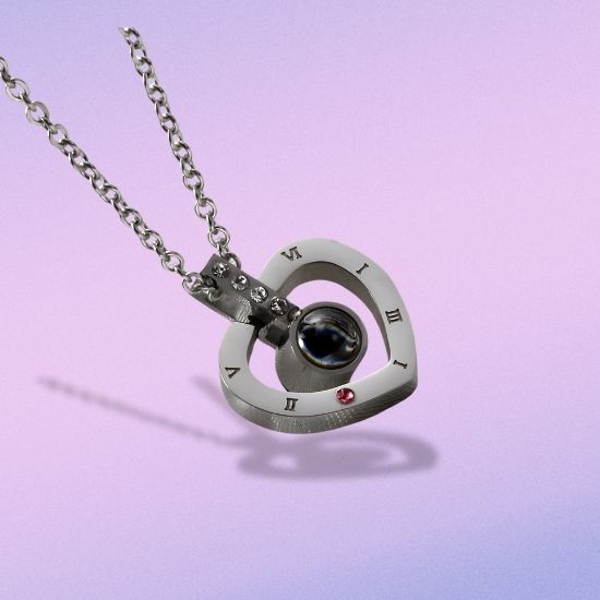 Photo projection keyring zirconia heart with roman numerals