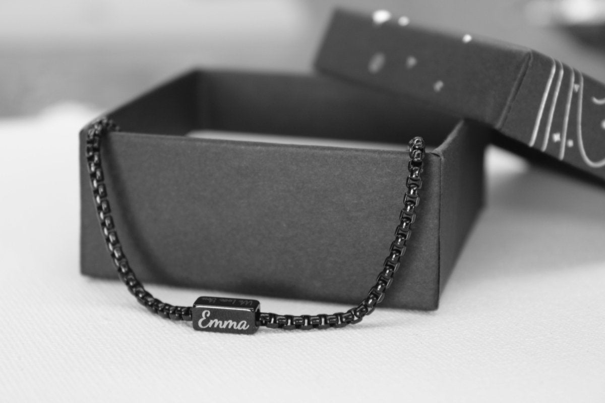 Dad Bracelet Engraved with Children's Names - bracelet Personalisr Au