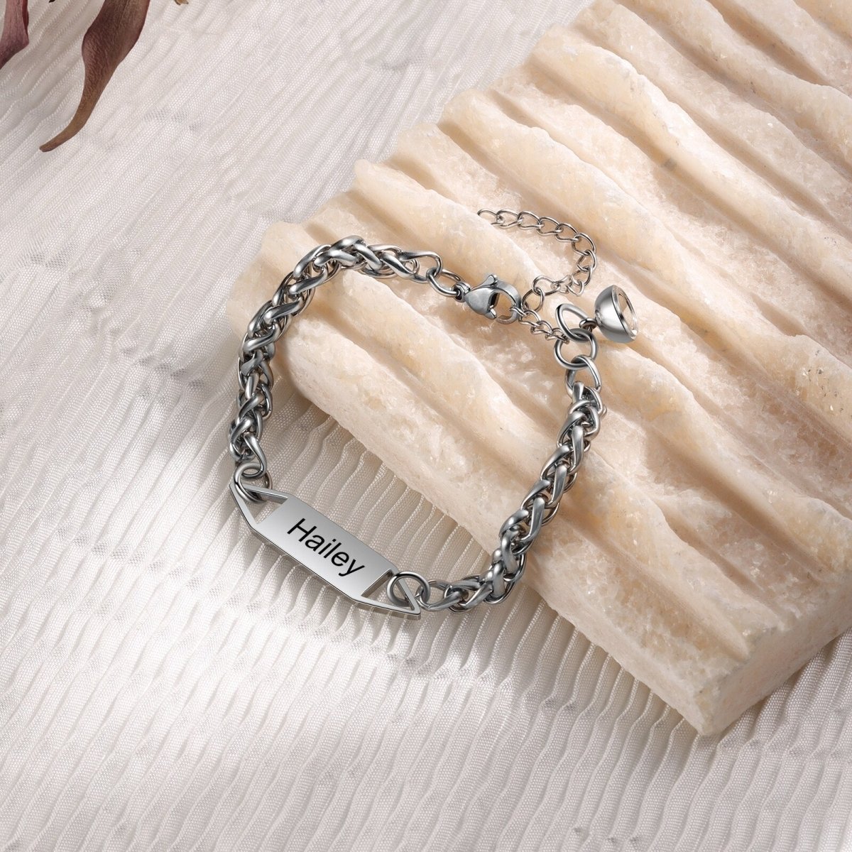 Magnetic Couple Bracelet with Engraved Names0